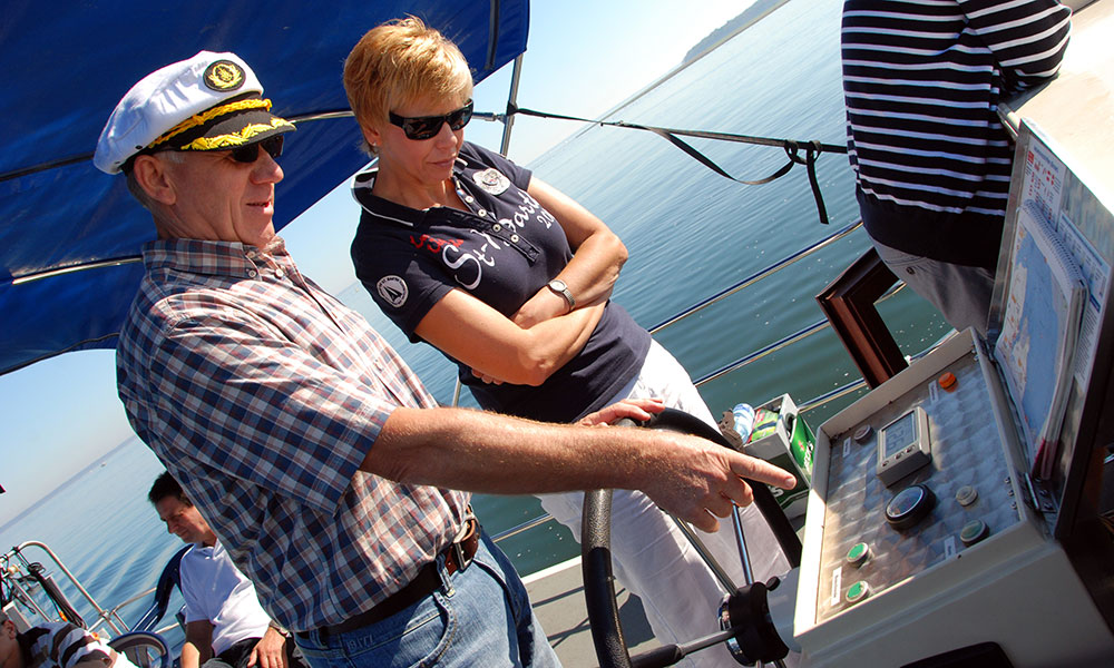 Houseboat captain